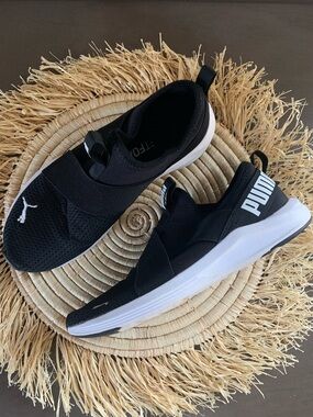 PUMA Women's Prowl Slip-On Sneakers Black White Size 7